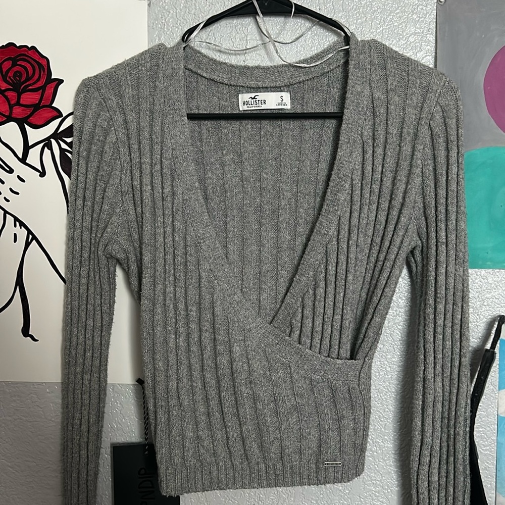 Small Hollister Sweater